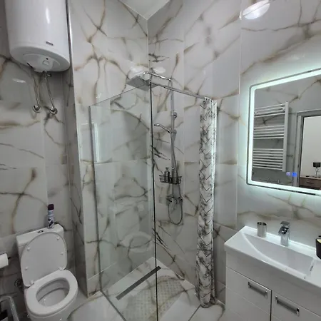 Apartmán Authentic Centre - 4 In One Space, With Patios In Courtyard For Smokers