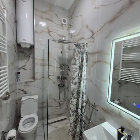 Authentic Centre - 4 In One Space, With Patios In Courtyard For Smokers Apartmán *